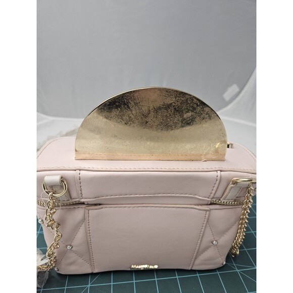 Betsey Johnson Kitsch Mirror Mirror Vanity Crossbody Bag in Blush Pink - Picture 8 of 13